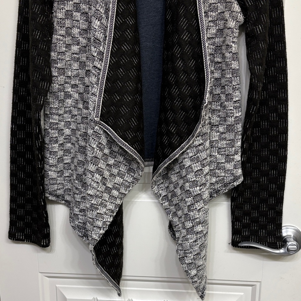 Anthropologie Saturday Sunday Black and Gray Patterned Open Front Cardigan - Picture 3 of 13